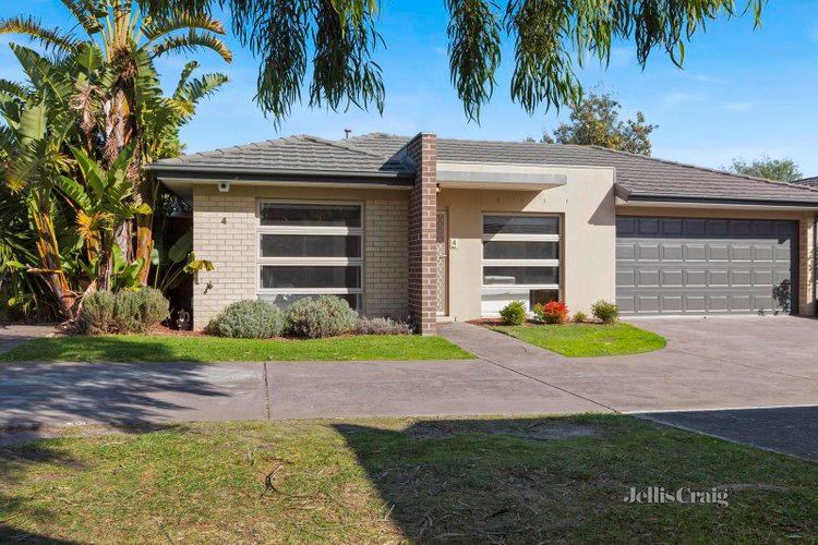 4 110 Bungower Road Mornington 3931