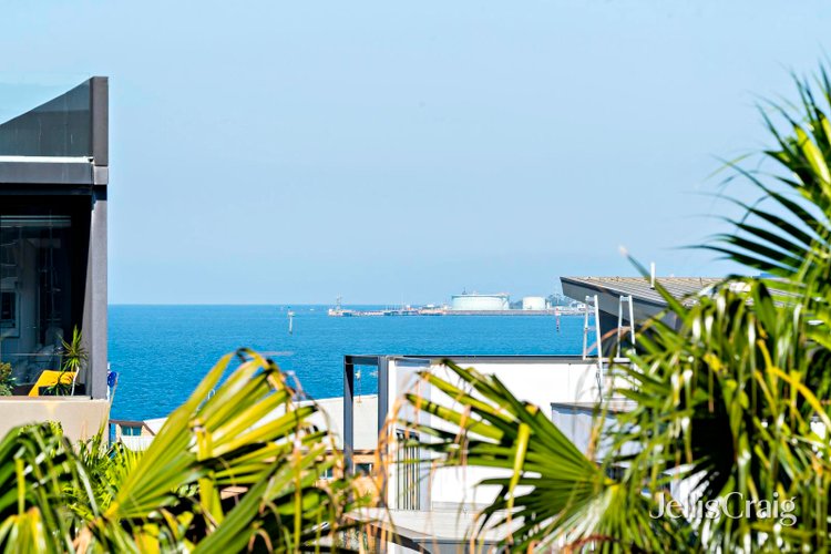 411 1 Danks Street West  Port Melbourne 3207