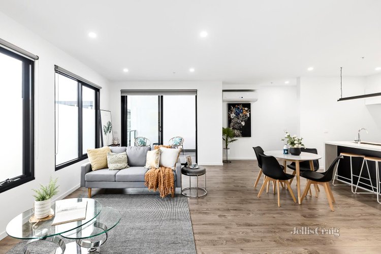 4 12 Red Hill Terrace Doncaster East 3109