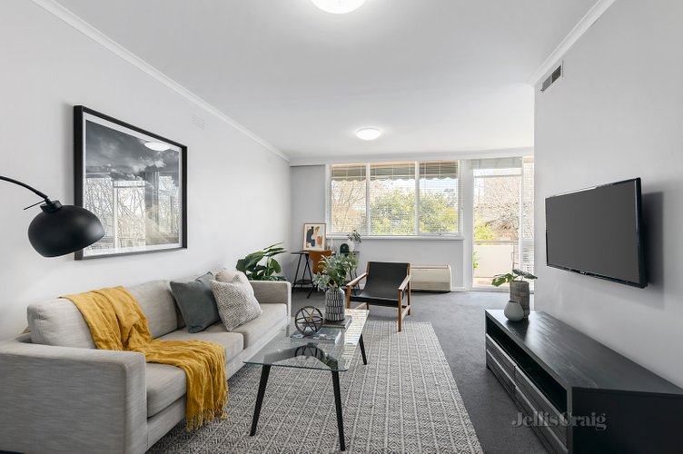4/12 Woorigoleen Road Toorak 3142