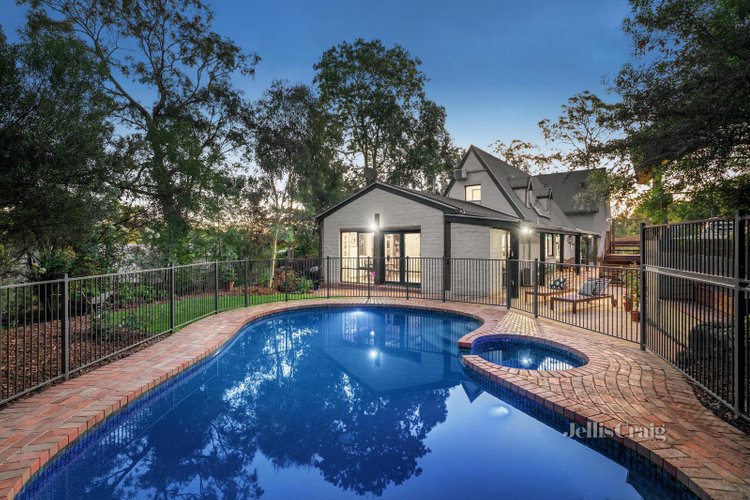 4 13 Piper Crescent Eltham 3095