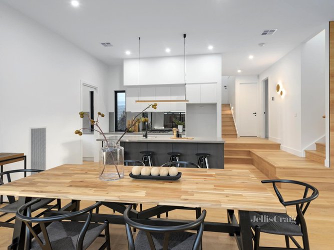 4 1386 Main Road Eltham 3095