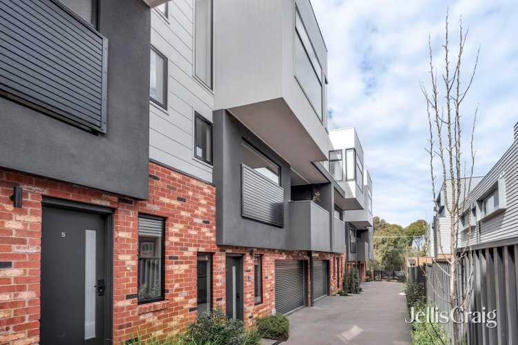 4 14 Irvine Crescent Brunswick West 3055