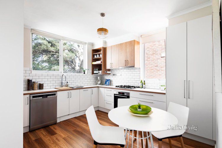 4 14 The Esplanade Clifton Hill 3068