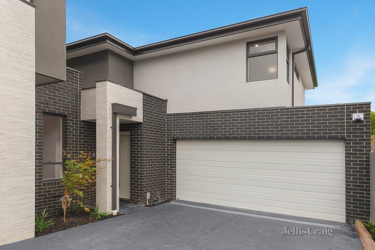 4/16 Carrathool Street Bulleen 3105