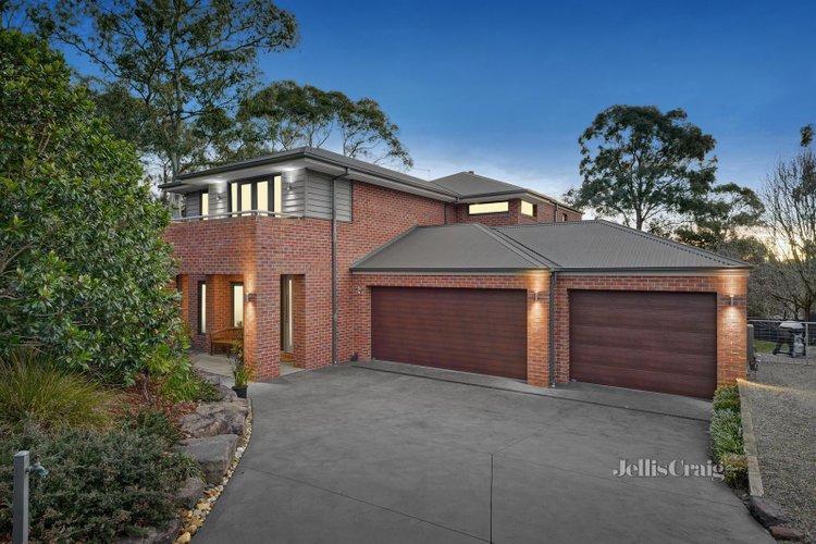 4 16 Piper Crescent Eltham 3095