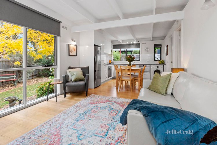 4 16 Separation Street Mornington 3931