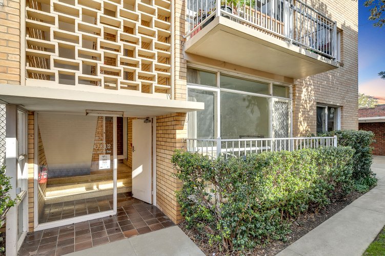 4 17a The Esplanade Geelong 3220