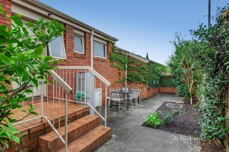 4 18 Highbury Street Balwyn North 3104