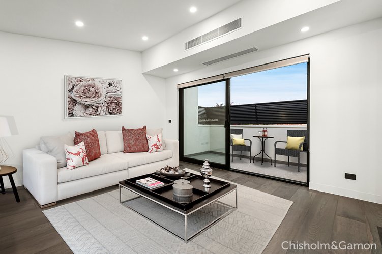 4/18 Joyce Street Elwood 3184
