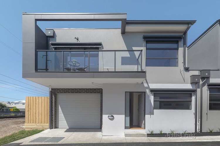 4/18 Loch Street Coburg 3058