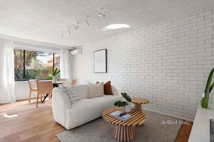 4 2-6 Moore Street Coburg 3058