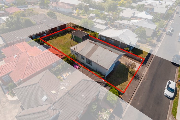 42 Cairns Avenue, Newtown