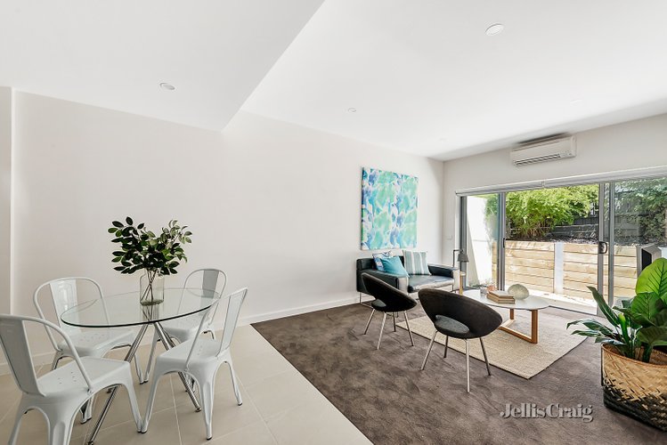 4/2 Cyril Street Box Hill South 3128