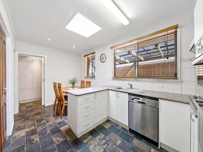 42 Denver Crescent Rowville 3178