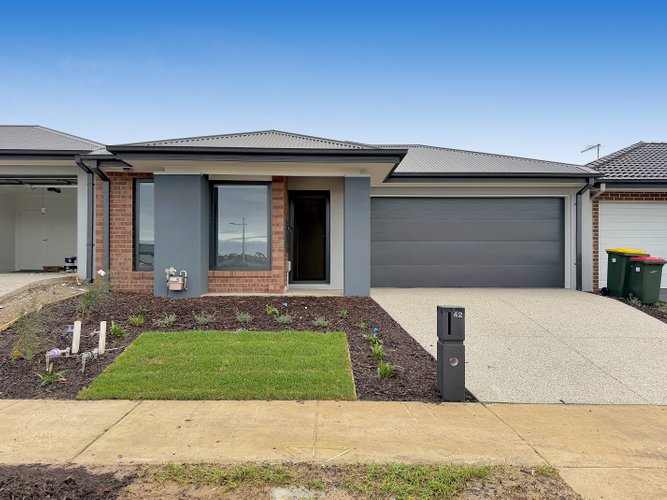 42 Eucalypt Street Armstrong Creek 3217