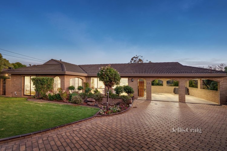 42 Fairview Road Mount Waverley 3149
