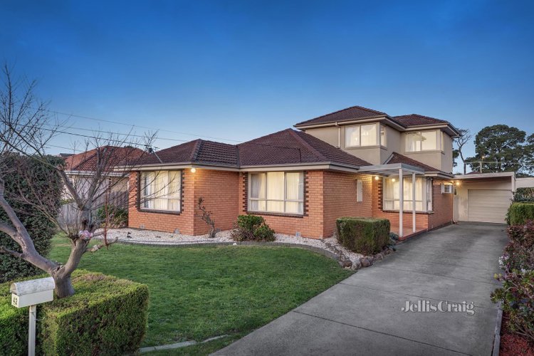 42 Kingswood Avenue Mount Waverley 3149