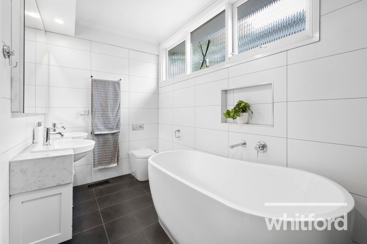 42 Laurel Bank Parade, Newtown