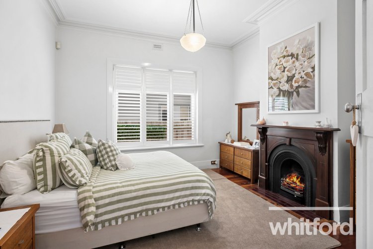 42 Laurel Bank Parade, Newtown