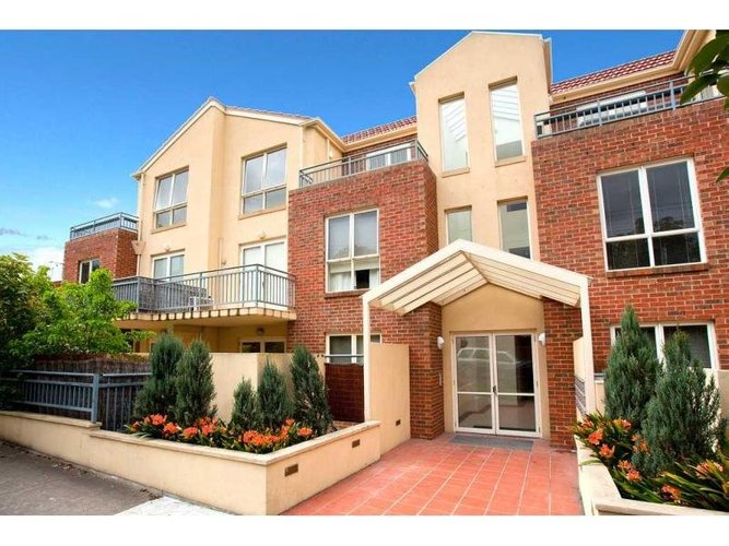 4 2 North Avenue Strathmore 3041