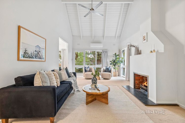 42 Wimborne Avenue Mount Eliza 3930