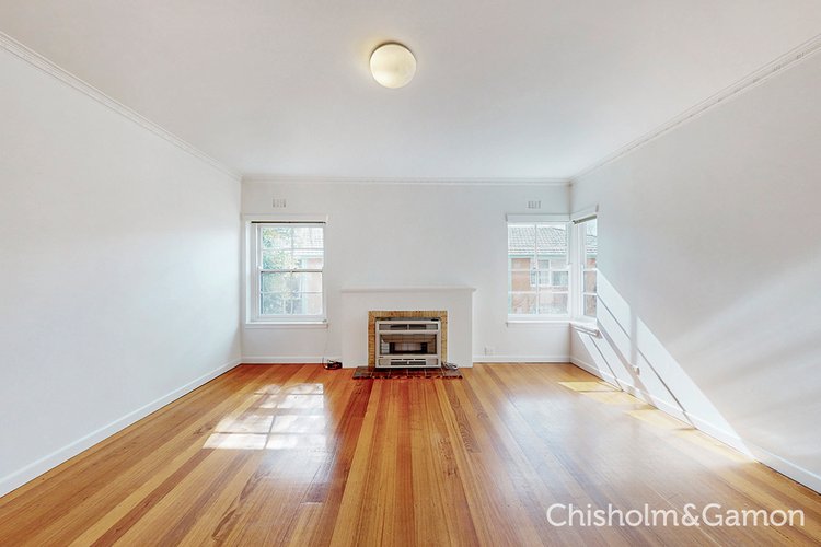 4/22 Pine Avenue  Elwood 3184