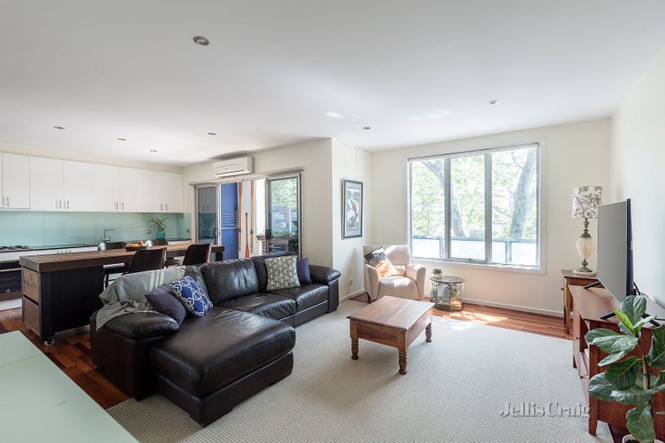 4/220 Abbotsford Street North Melbourne 3051