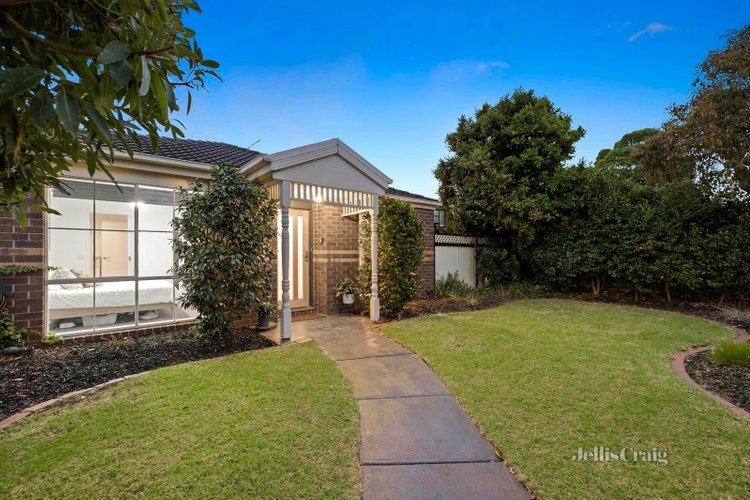 4 23 Swansea Grove Mornington 3931