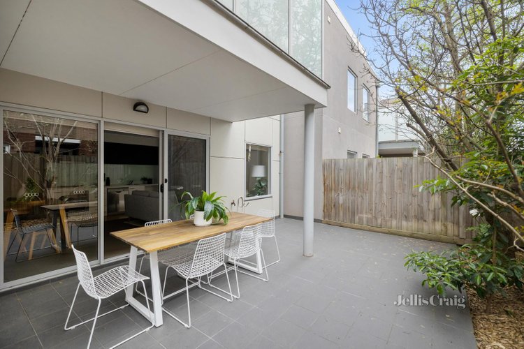 4 25 Kooyong Road Armadale 3143