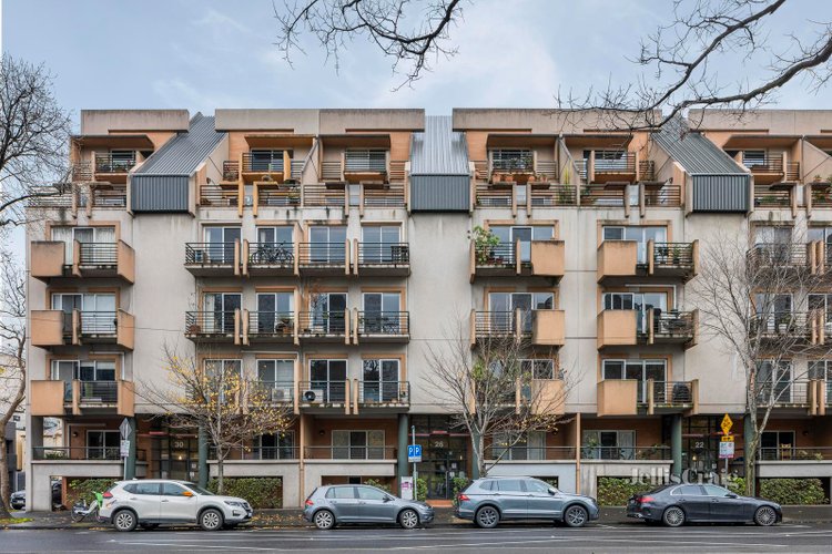 4 26 Dudley Street West Melbourne 3003