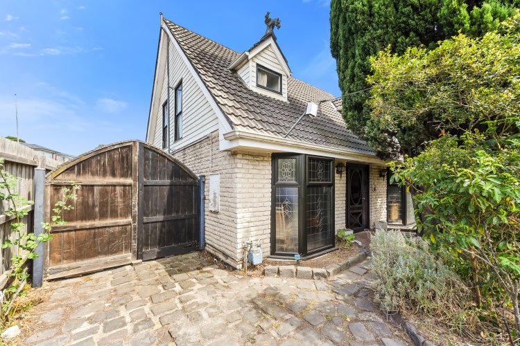 43 Brandon Park Drive Wheelers Hill 3150