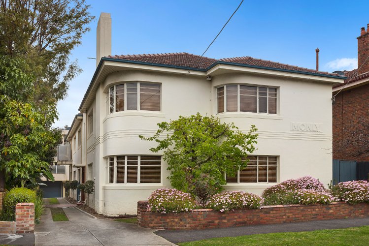 4/3 Bundalohn Court St Kilda 3182