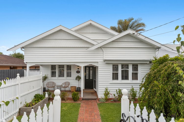 43 Crofton Street Geelong West 3218
