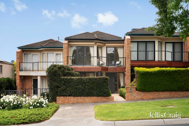43 Herriotts Boulevard Glen Waverley 3150