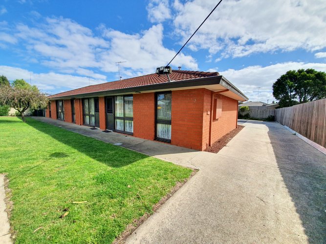 4/3 Keith Court Breakwater 3219