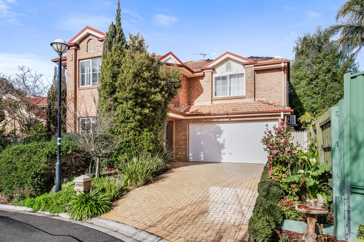 43 Silverwood Way Glen Waverley 3150