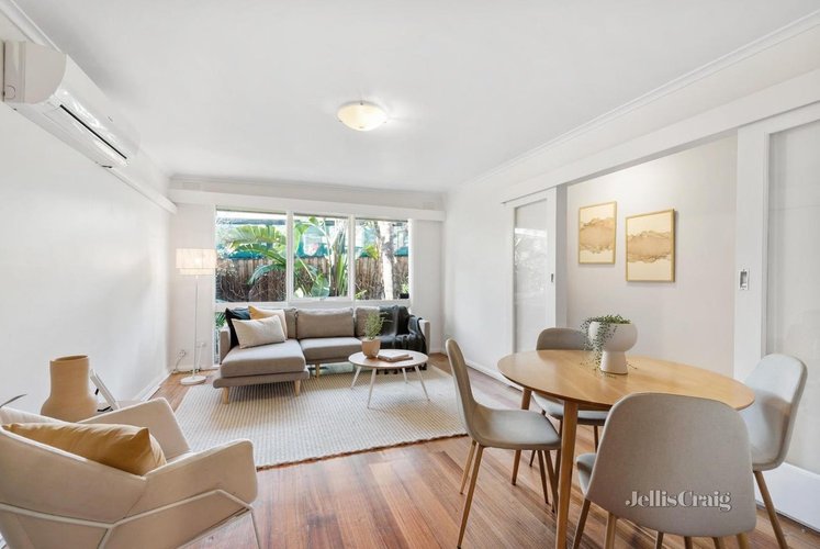 4/32 Firth Street  Doncaster 3108