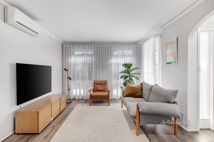 4 32 Linacre Road Hampton 3188