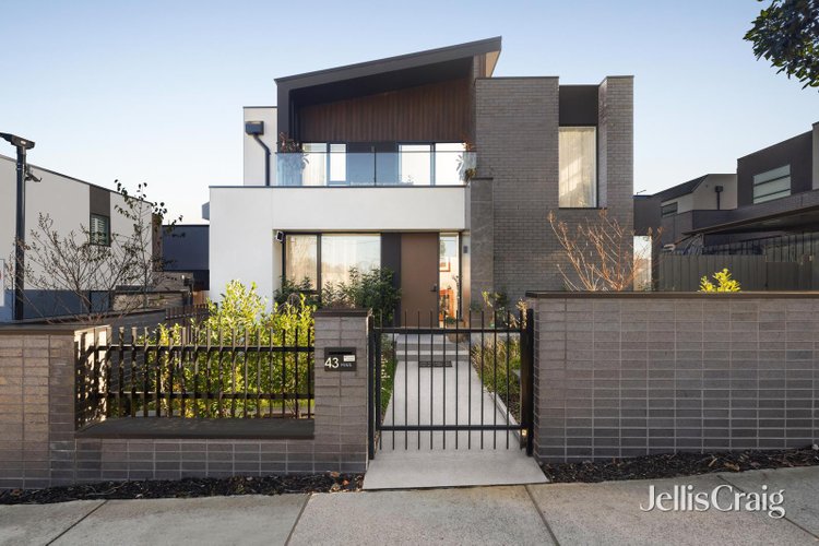 43 325 Station Street Box Hill South 3128