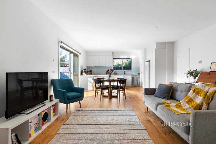 4 4-6 Mcfadzean Avenue Reservoir 3073