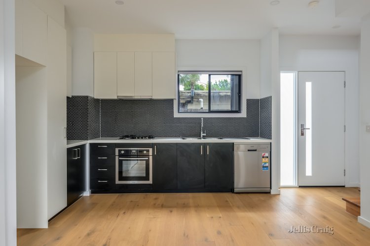 4/4 McComas Street Reservoir 3073