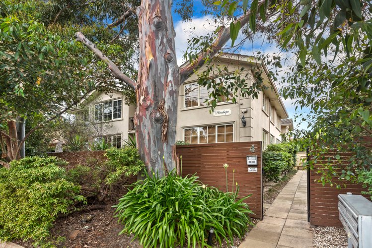 4/4 Tooronga Road Malvern East 3145