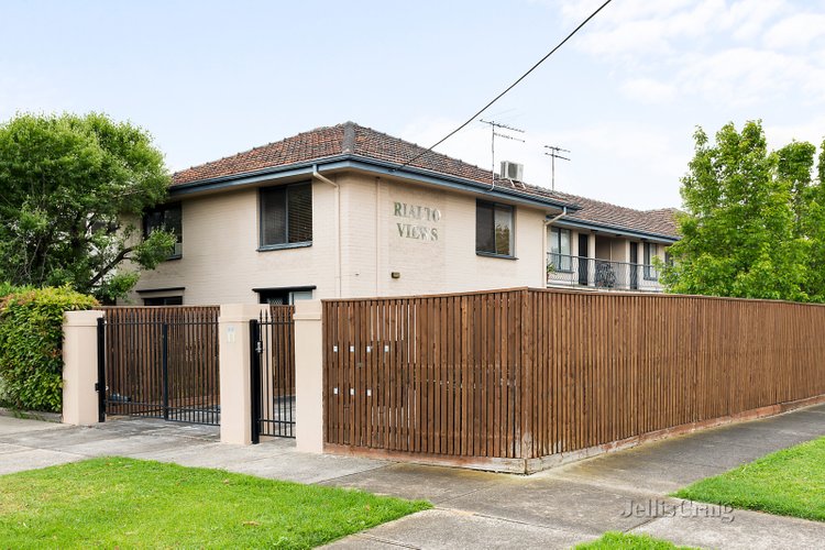 4/40 Swift Street Thornbury 3071