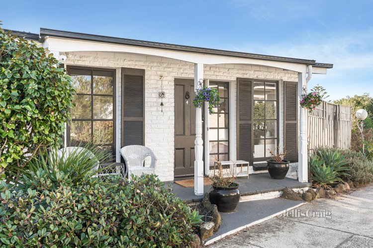 4 464-465 Station Street Bonbeach 3196