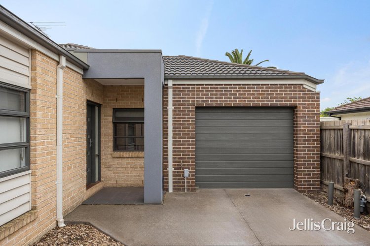 4 50 Blenheim Road Newport 3015
