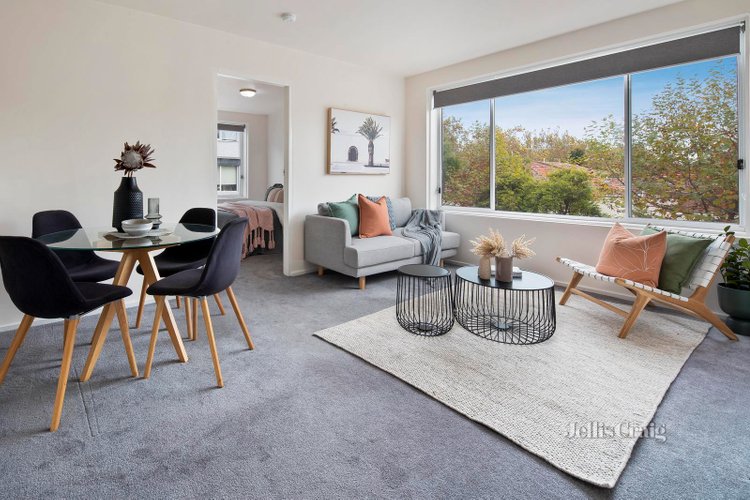 4 6-10 Farnham Court Flemington 3031