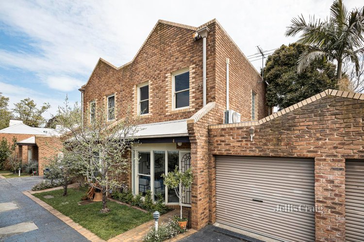 4 63 Farnham Street Flemington 3031