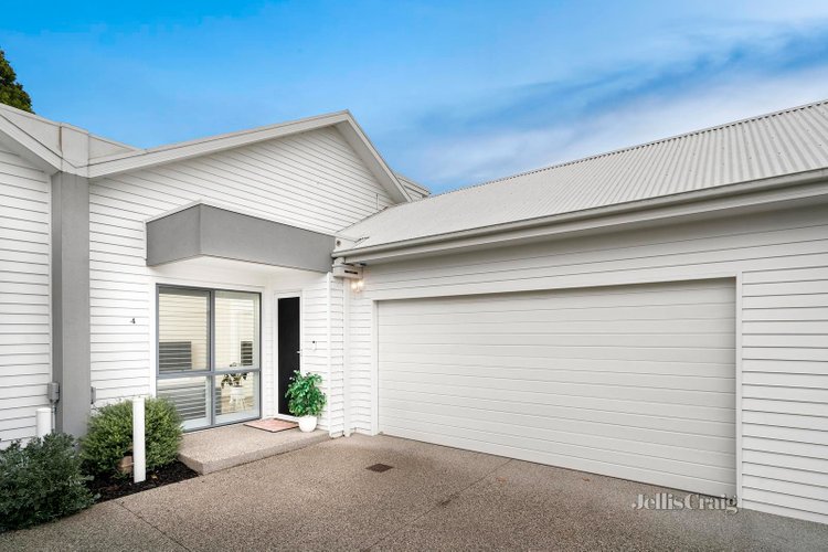 4 66 Blenheim Road Newport 3015