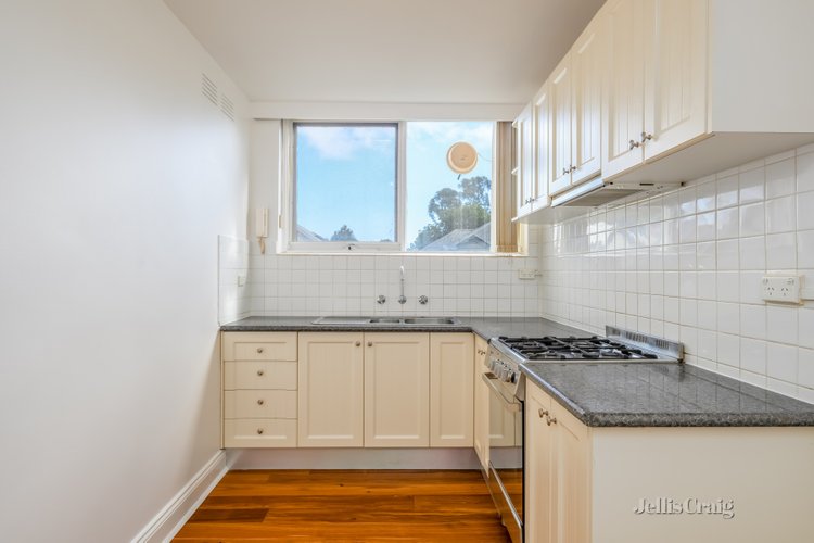 4/70 Edinburgh Street Flemington 3031